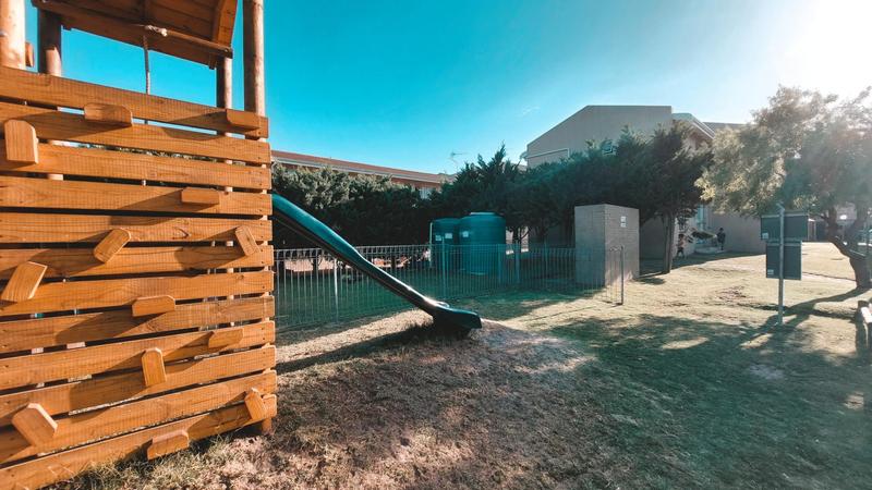 To Let 1 Bedroom Property for Rent in Oakglen Western Cape